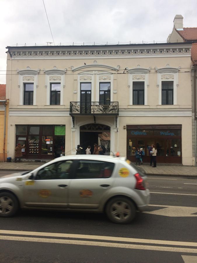 Casa Roz Hostel Cluj-Napoca Exterior photo